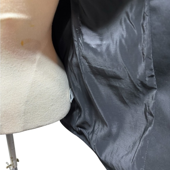 Talbots Black Blazer Structured Modern‎ Design - Picture 4 of 8
